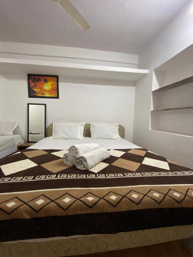 Pirates Cabin Hotel Jamb ภายนอก รูปภาพ