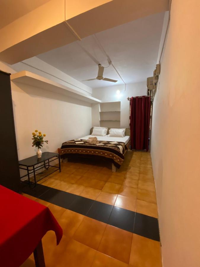 Pirates Cabin Hotel Jamb ภายนอก รูปภาพ